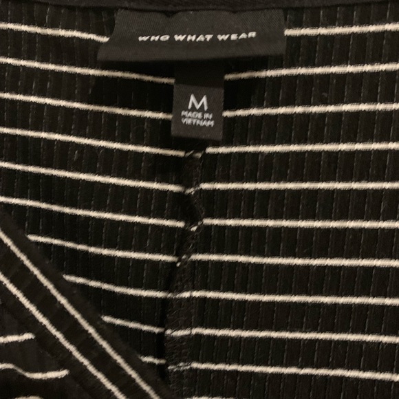 ✨Who What Wear ✨Button Down Long sleeve✨ - Picture 3 of 3